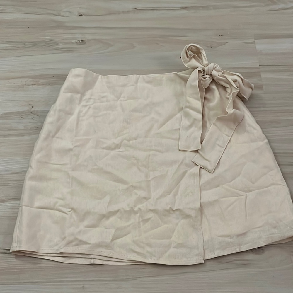 “Ivory” mini skirt